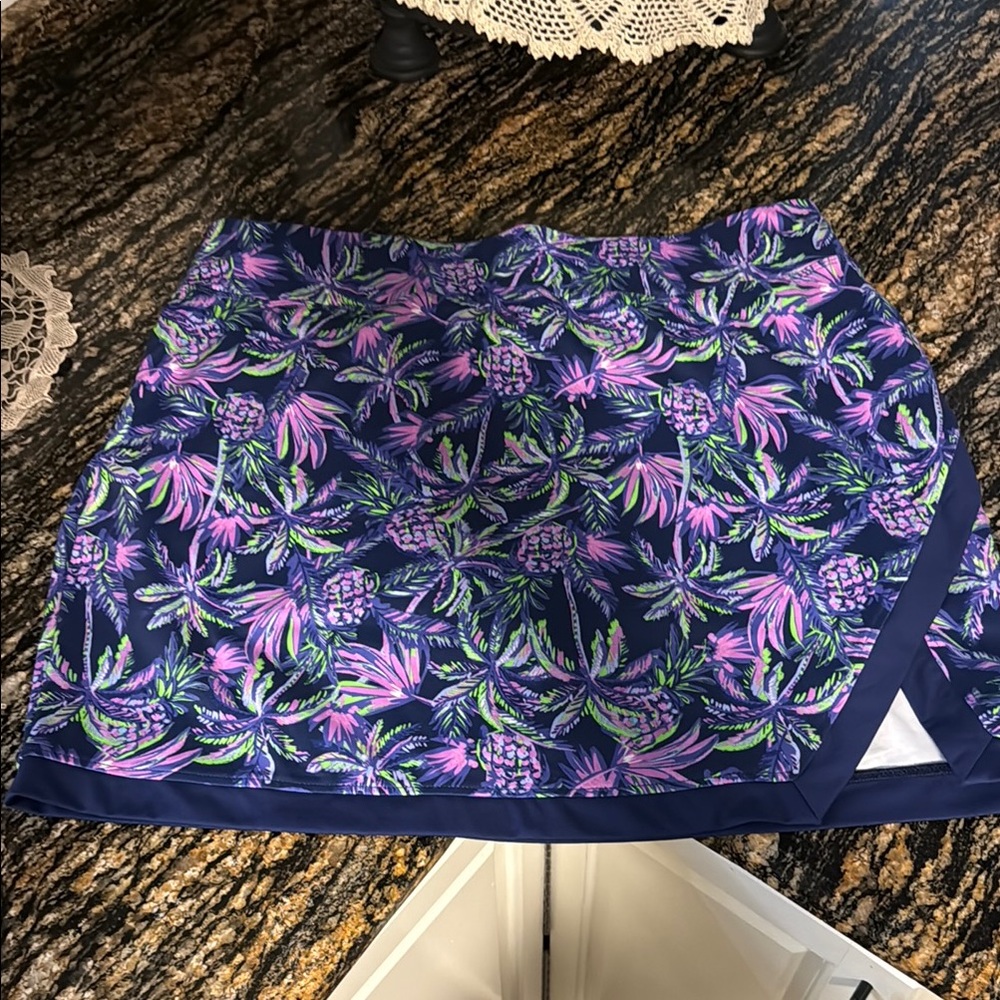 Floral Print women’s golf / tennis skirt with built in shorts size large